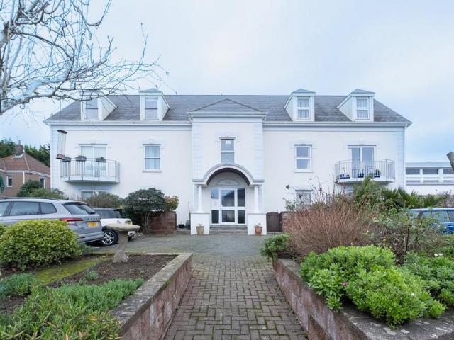Flat for rent in St Helier