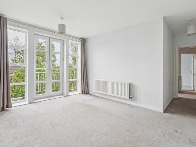 Apartment for rent in Beaconsfield, Knotty Green