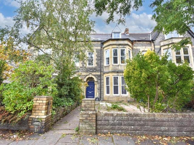 Flat for rent in Penarth, Wales