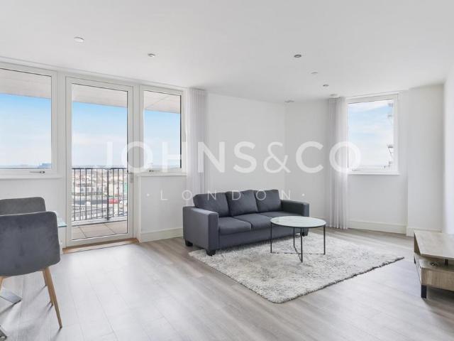 Flat for rent in London Borough of Ealing, Greater London