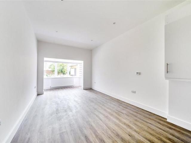Apartment for rent in Kilburn, Greater London