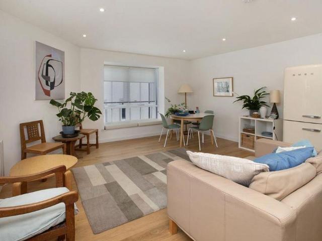 Apartment for rent in Strode, Devon