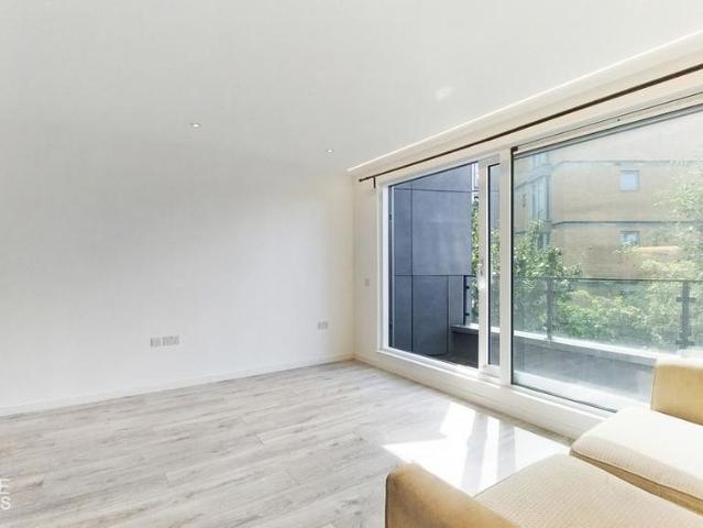 Apartment for rent in London Borough of Croydon, Purley