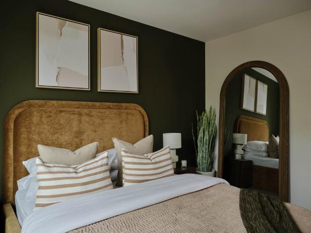 Flat for rent in Loxford, Greater London