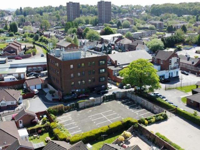 Flat for rent in Cherry Orchard, Fold Hill
