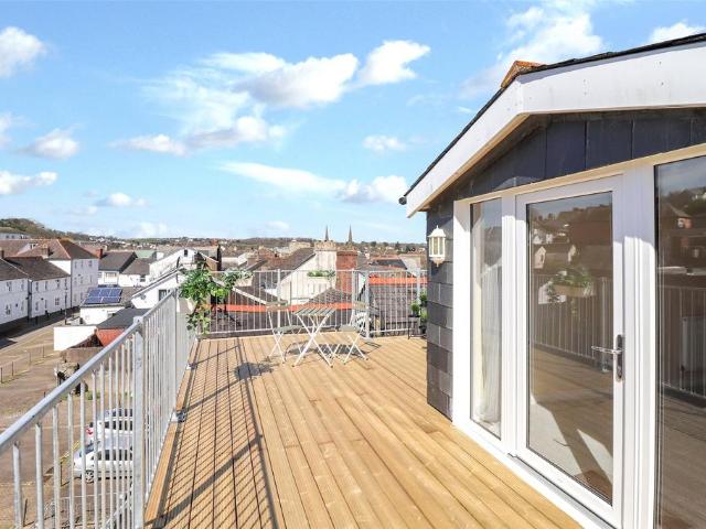 Flat for rent in Brandis Corner, Devon