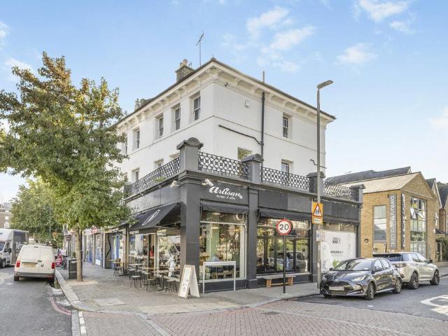 Flat for rent in London Borough of Wandsworth, Greater London
