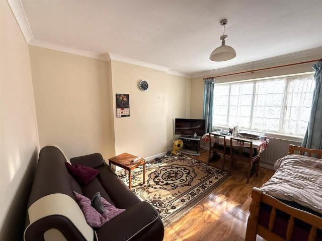 Apartment for rent in Alperton, Greater London