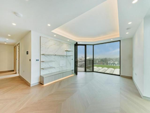 Flat for rent in St. John's Wood, Greater London