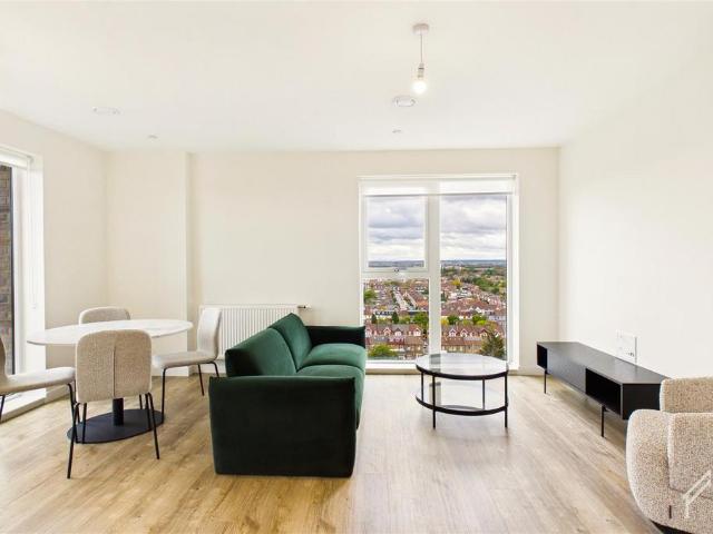 Flat for rent in Goodmayes, Greater London