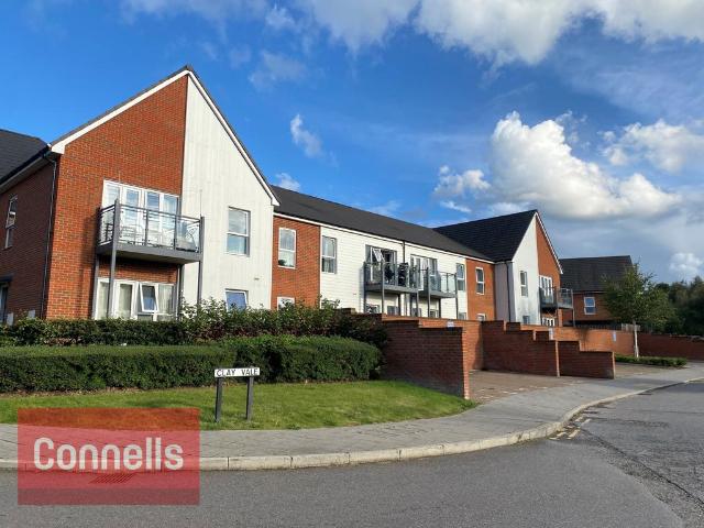 Flat for rent in Kilnwood Vale, Horsham
