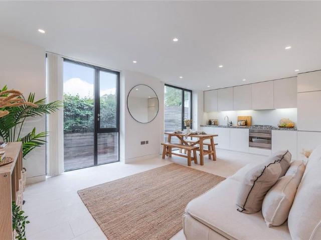 Apartment for rent in Chalk Farm, Greater London