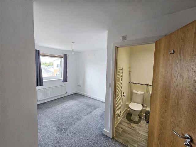 Apartment for rent in Redhill, Reigate and Banstead