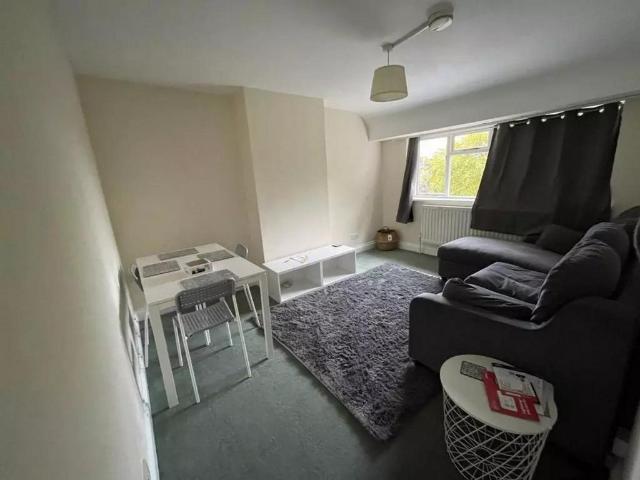 Flat for rent in Preston, Cat Hill