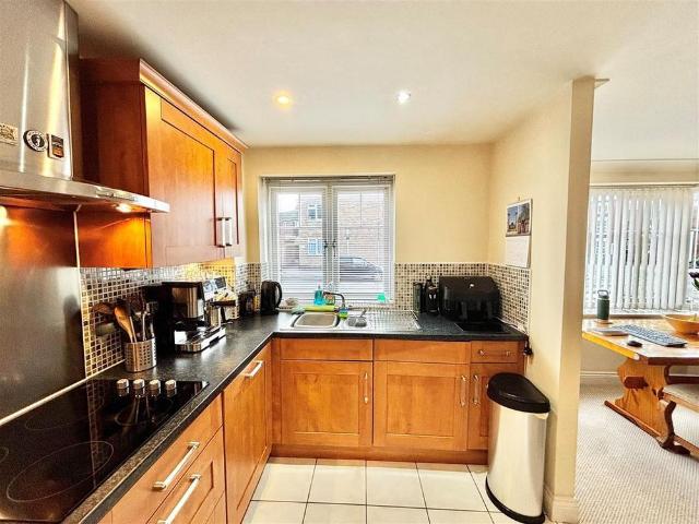 Apartment for rent in Cliff Hill, Green Close
