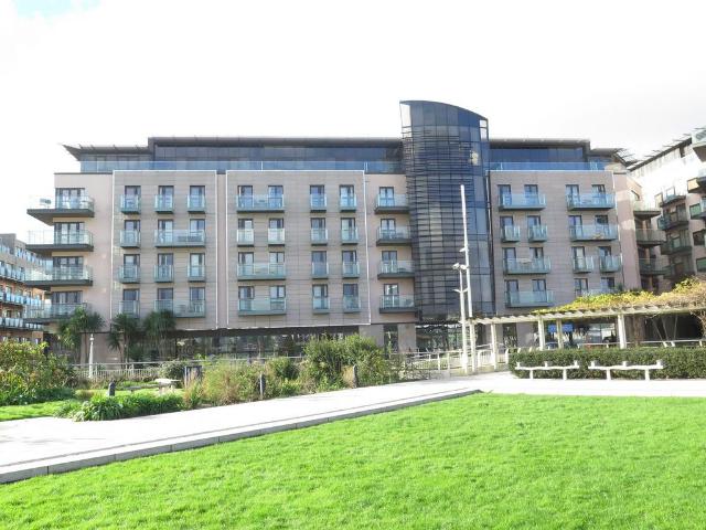Flat for rent in St Helier, Greater London