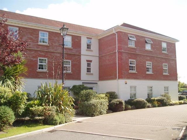 Flat for rent in North Meols, Roby Mill