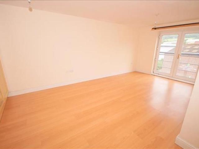 Apartment for rent in Elland, Calderdale