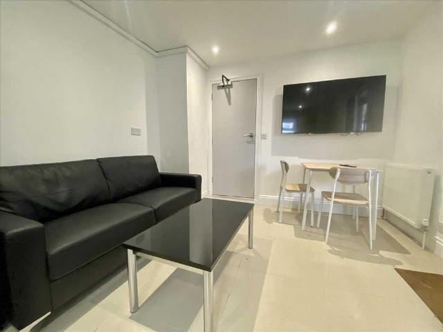 Apartment for rent in Greenbank, Plymouth