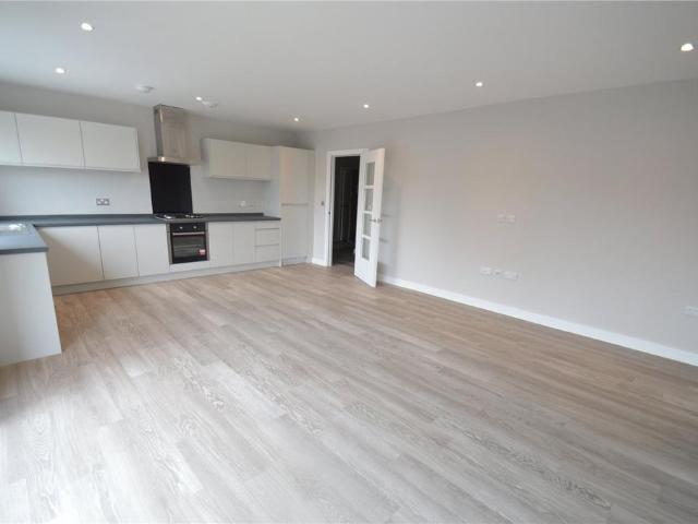 Flat for rent in Purley, Purley