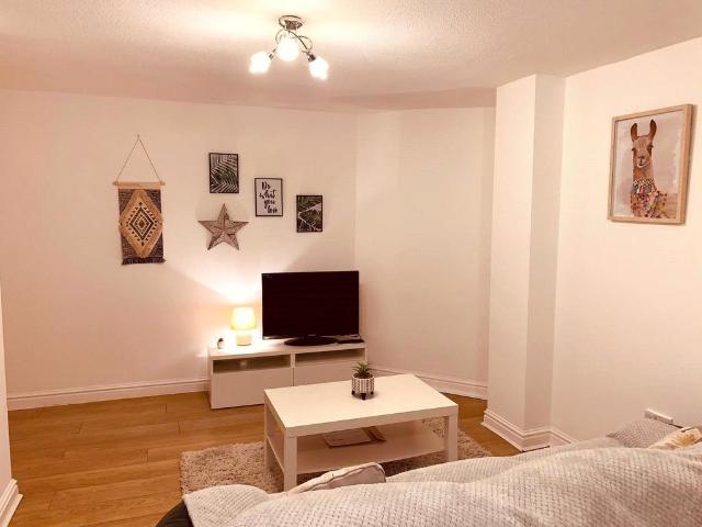 Flat for rent in Bangor, Wales