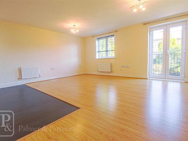 Apartment for rent in Mile End, Fordham Heath