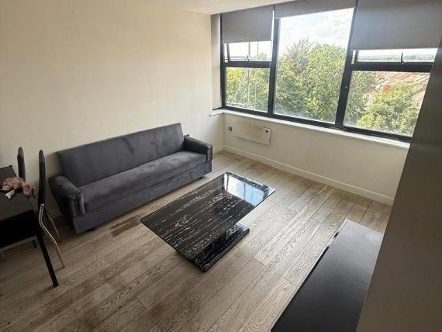 Flat for rent in South Harrow, Greater London