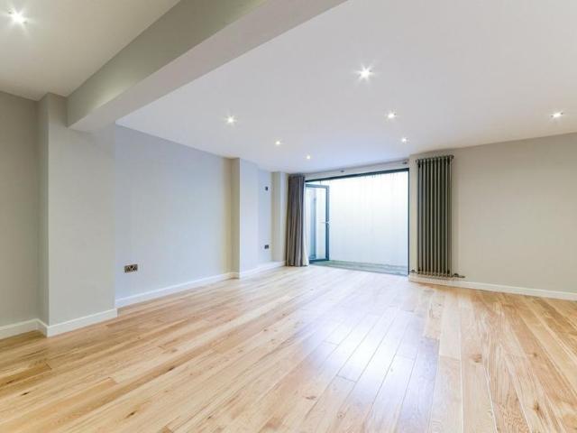 Apartment for rent in Putney, Greater London