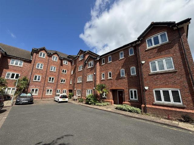 Flat for rent in Sale, Brooklands