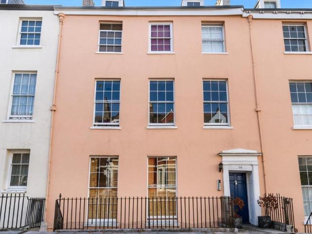 Flat for rent in Stonehouse, Plymouth
