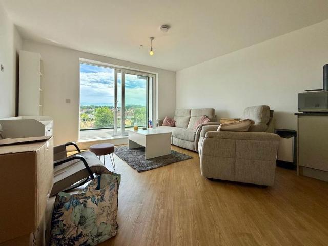 Apartment for rent in Oakdale, Poole
