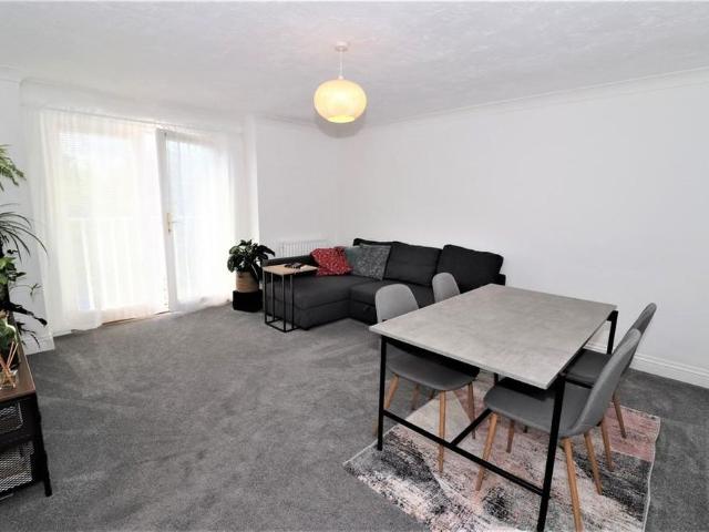 Apartment for rent in St James, Sandown Park