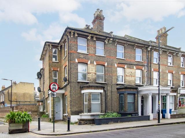 Flat for rent in East Dulwich, Isle Of Man