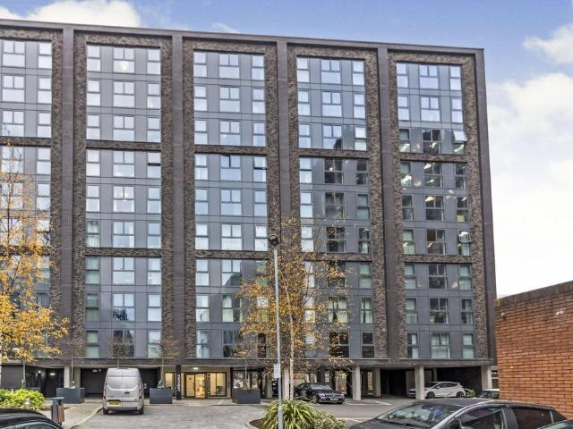 Flat for rent in Gorse Hill, Trafford Park
