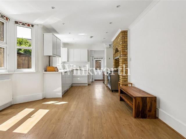 Flat for rent in Greater London
