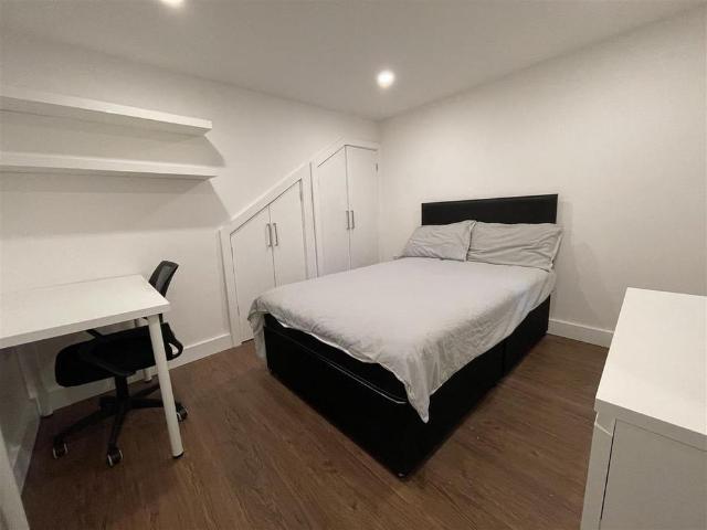 Apartment for rent in Plasnewydd, Falcon Lodge