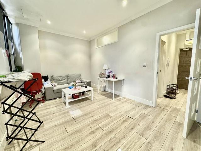 Apartment for rent in Lakenham, East Bank