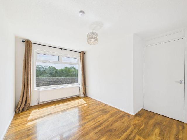 Apartment for rent in Burnedge, Greater Manchester