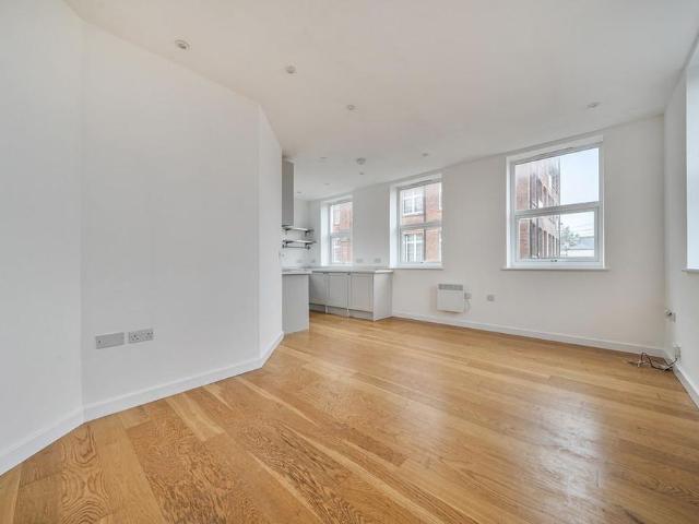 Apartment for rent in St James, Sandown Park