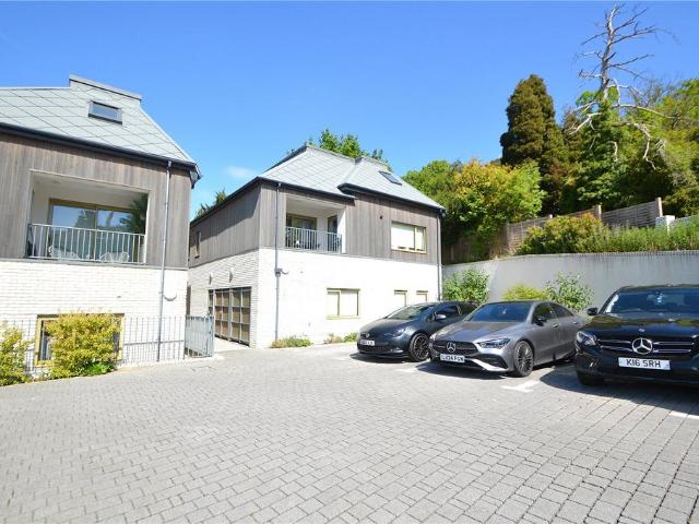 Flat for rent in London Borough of Croydon, Selsdon