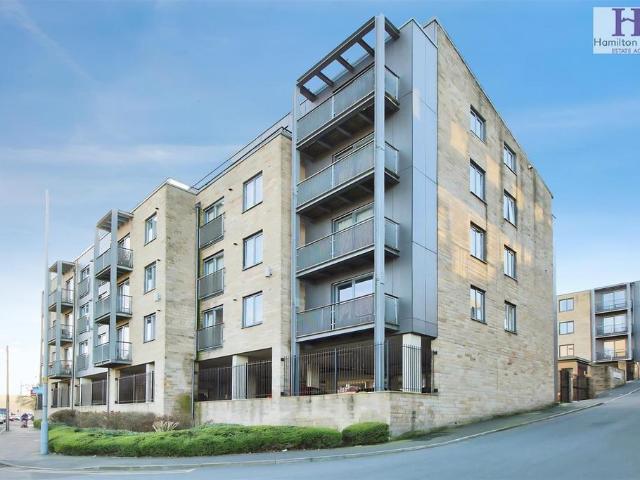 Flat for rent in Baildon