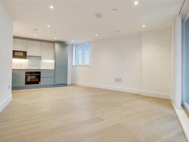 Flat for rent in Loughborough Junction, Greater London