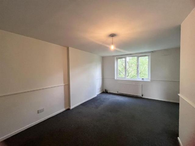 Apartment for rent in Gillbent, Stockport