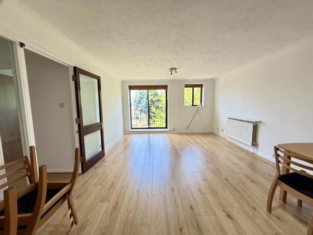 Apartment for rent in London Borough of Croydon, Shirley