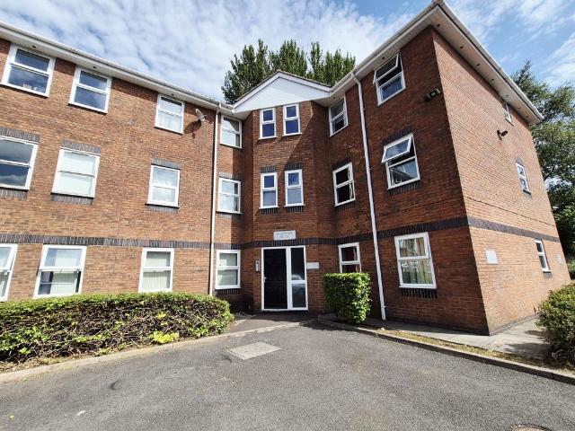 Flat for rent in Queen's Park, Blackburn