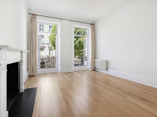 Apartment for rent in Earl's Court, Greater London