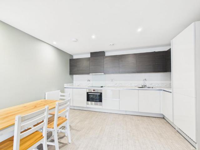 Flat for rent in Slough