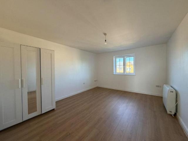 Apartment for rent in Queens Park, Bedford