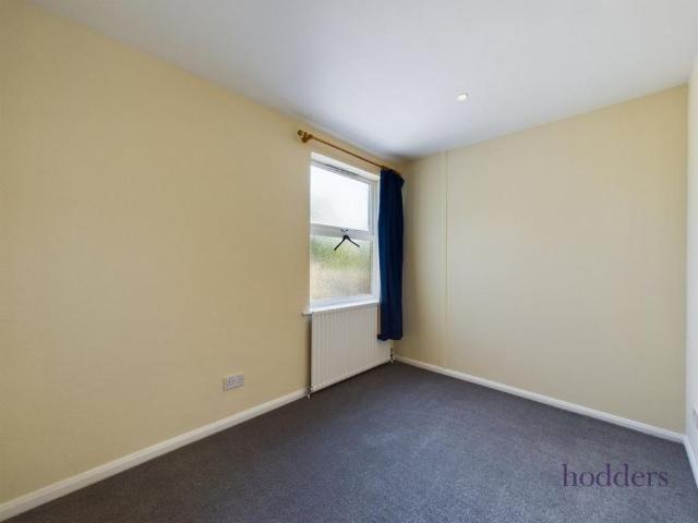 Apartment for rent in Row Town, Surrey