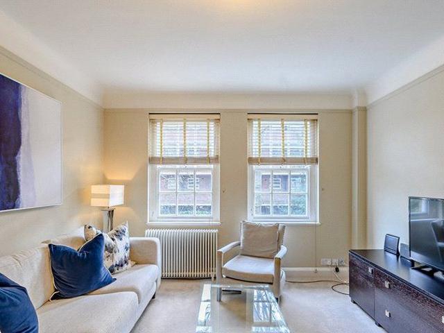 Apartment for rent in Brompton, Greater London